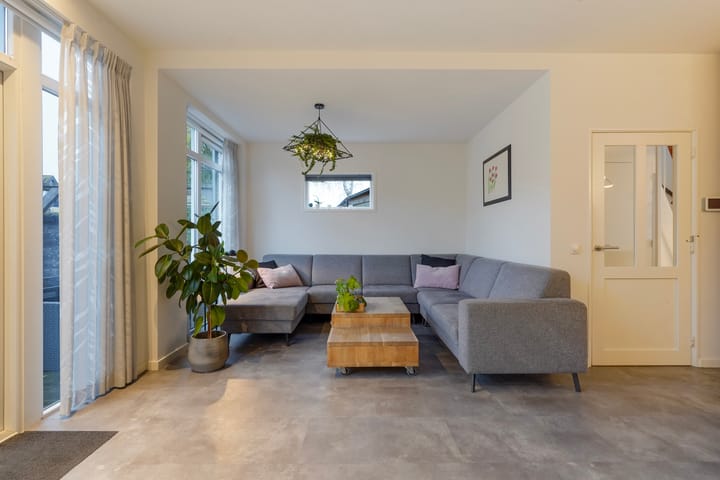 Photo 6 of President van Heelstraat 18