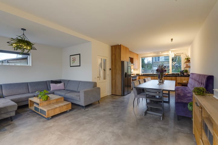 Photo 8 of President van Heelstraat 18