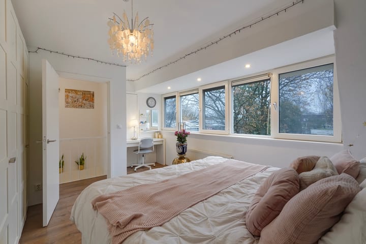 Photo 32 of President van Heelstraat 18