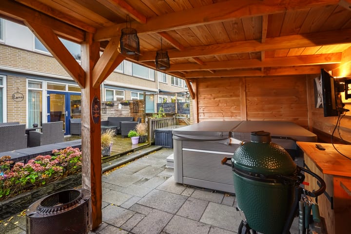 Photo 38 of President van Heelstraat 18