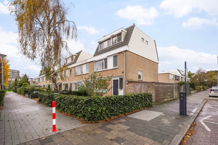 Photo 44 of President van Heelstraat 18