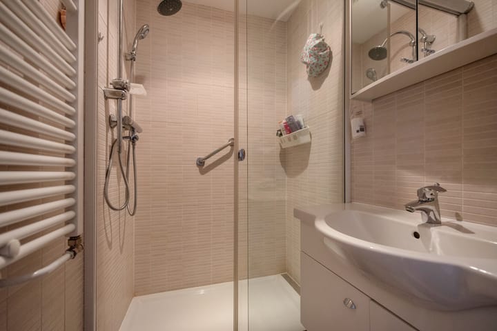 Photo 27 of Cliviastraat 1-A