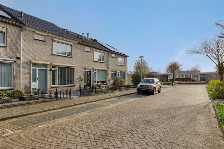 View photo 3 of Snoekstraat 6