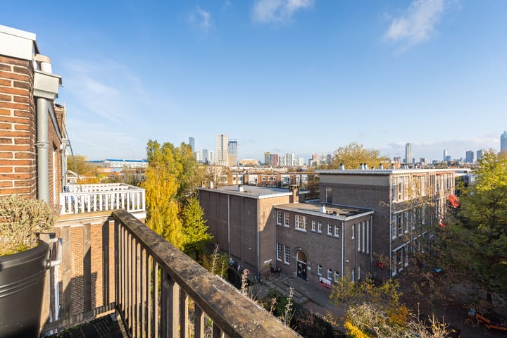 Foto 49 van Graaf Florisstraat 64-B