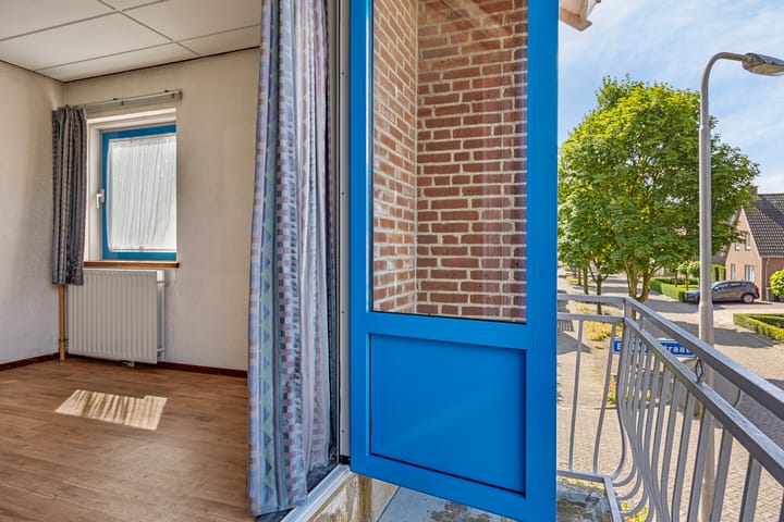 Foto 21 van Esdoornstraat 1