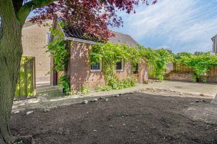 Foto 37 van Esdoornstraat 1