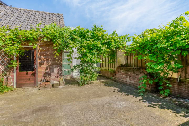 Foto 38 van Esdoornstraat 1