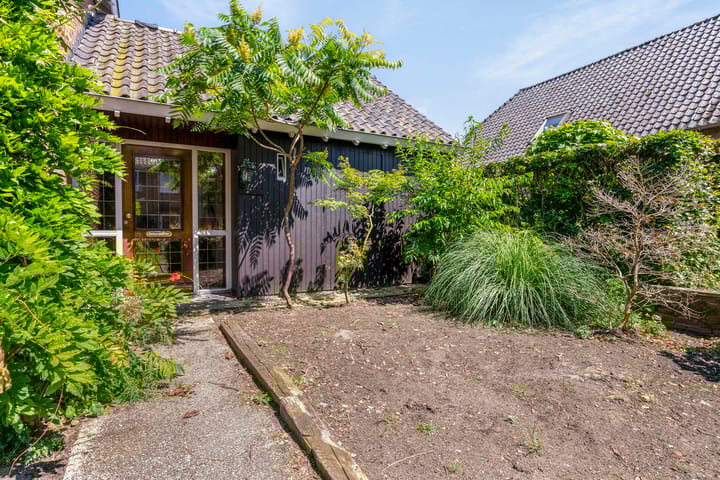 Foto 46 van Esdoornstraat 1