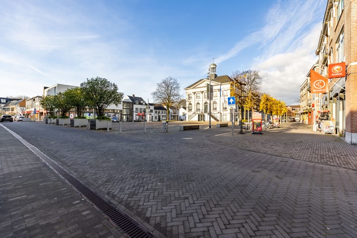 Photo 32 of Markt 19-A