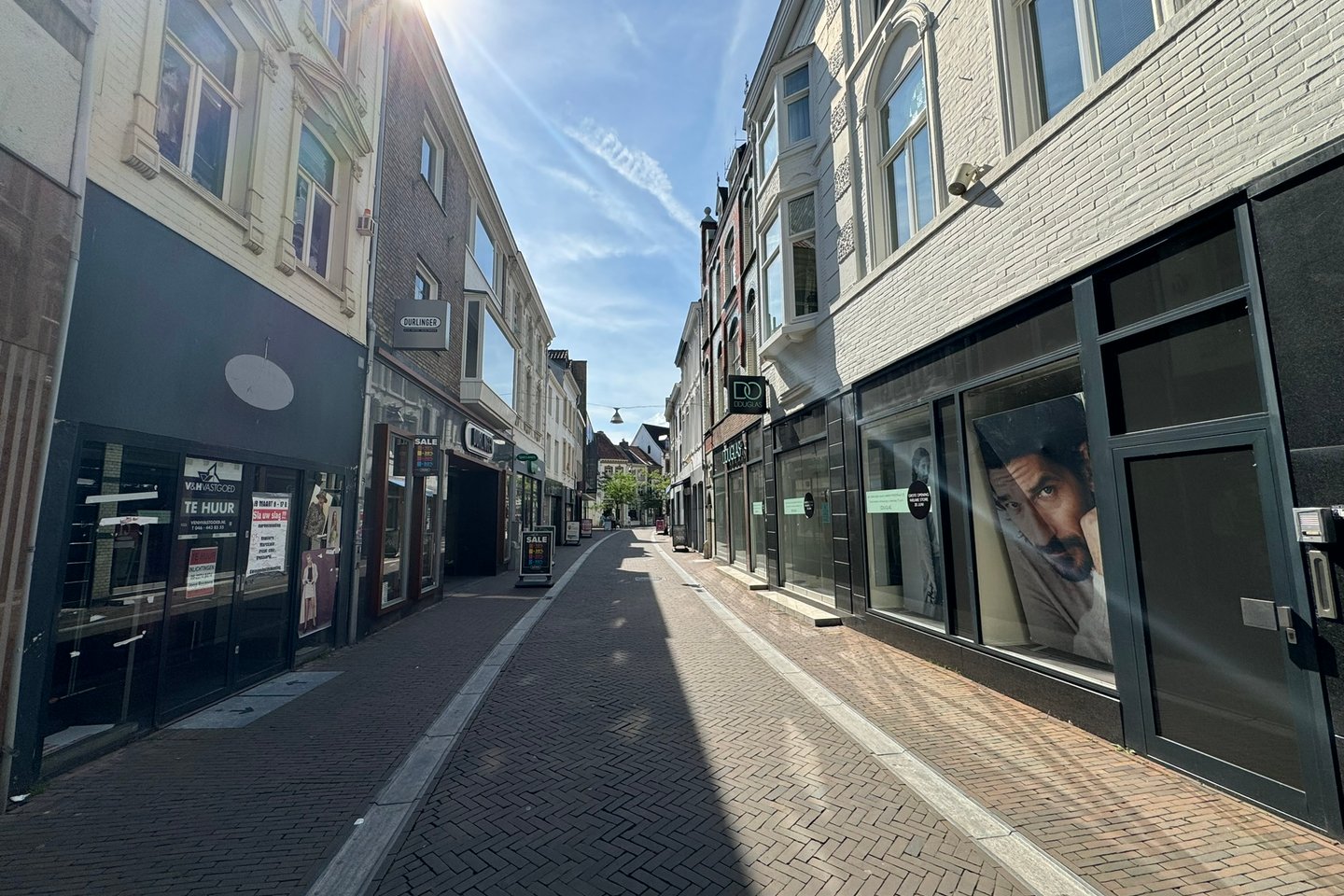 View photo 3 of Limbrichterstraat 37