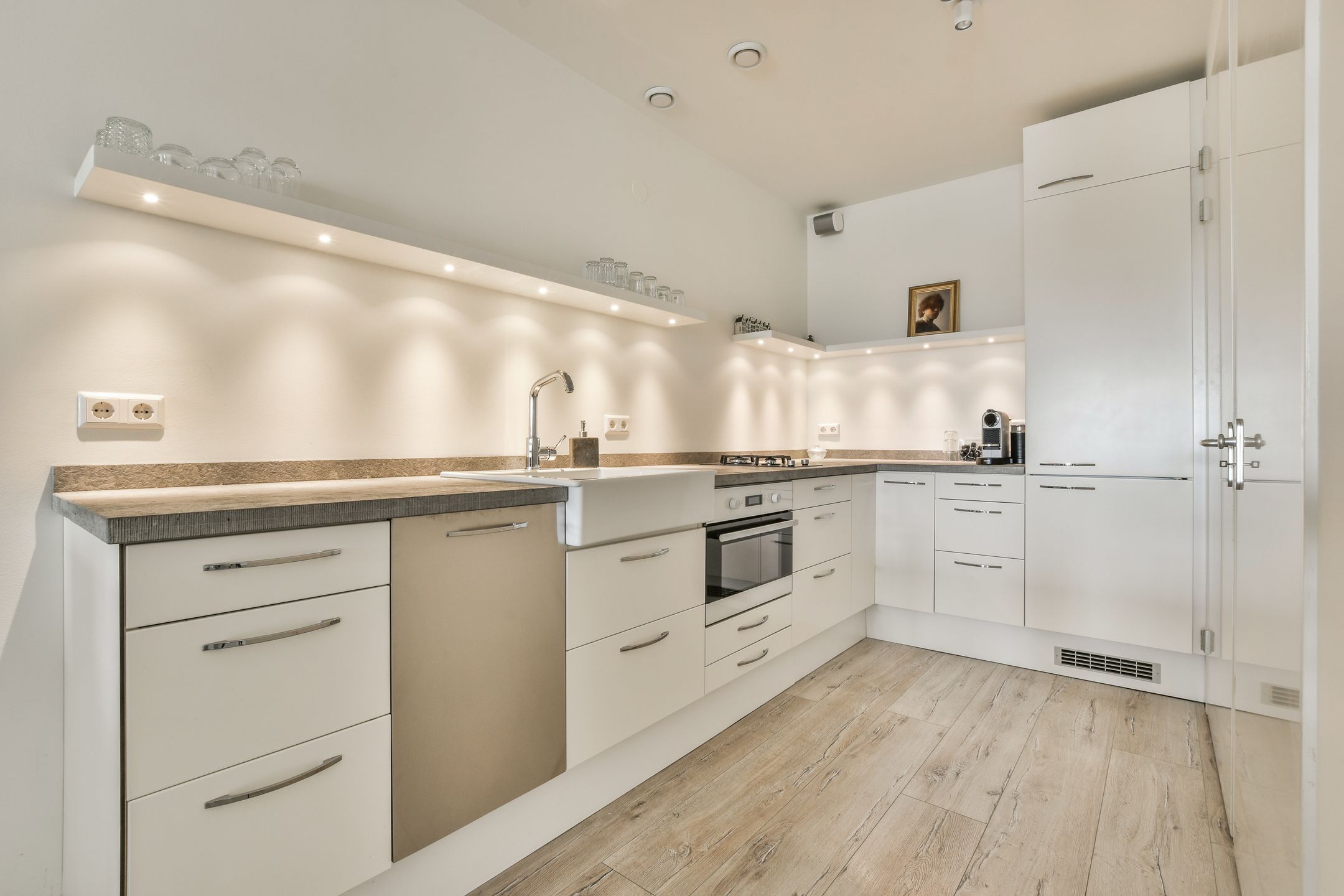 Foto 15 van Haarlemmerplein 16-A