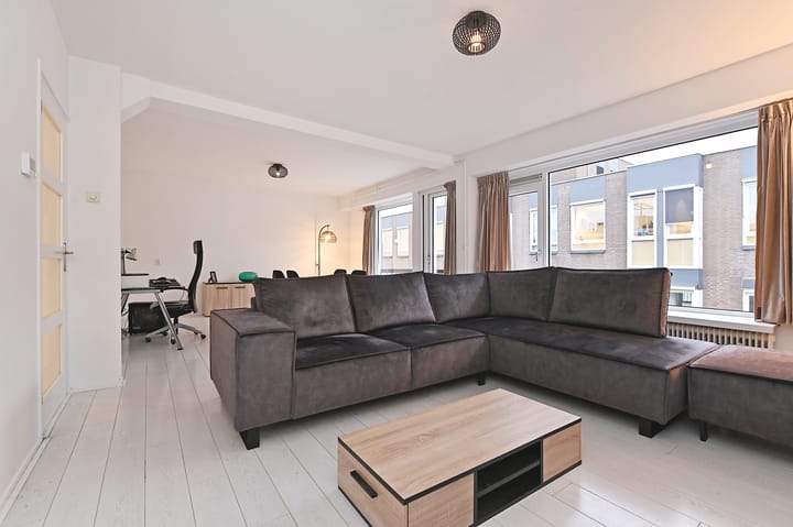 Foto 23 van Loosduinse Hoofdstraat 274