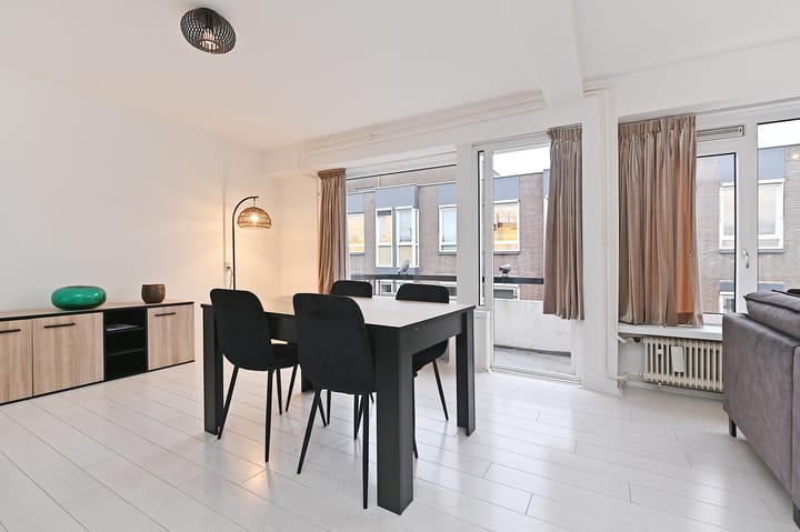 Foto 25 van Loosduinse Hoofdstraat 274