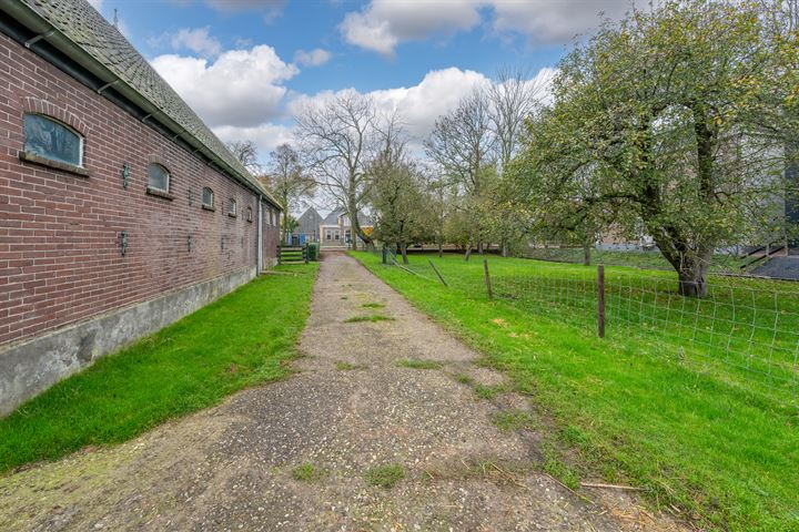 Bekijk foto 32 van Middenweg 188