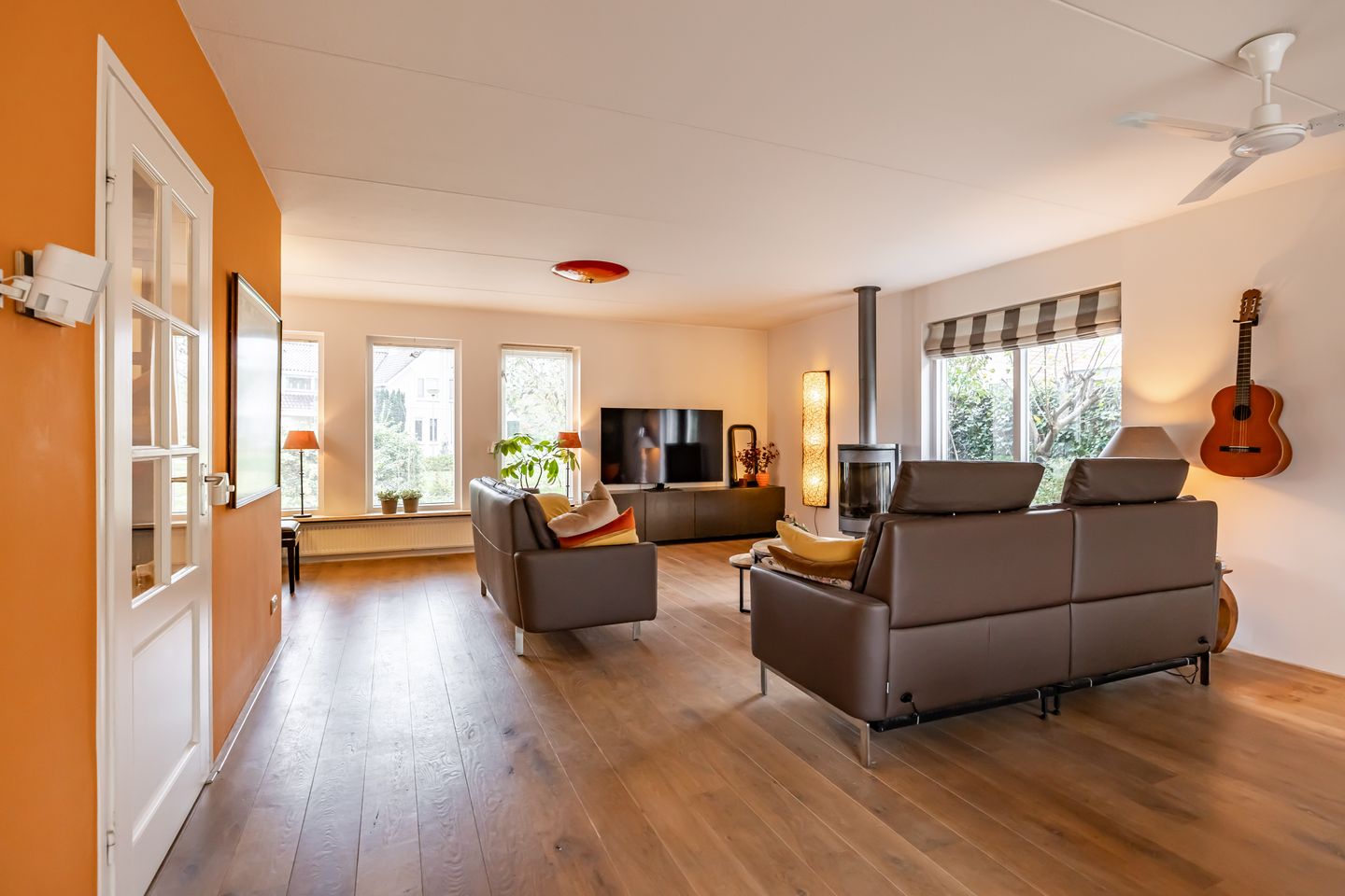 Photo 10 of Aewal 19