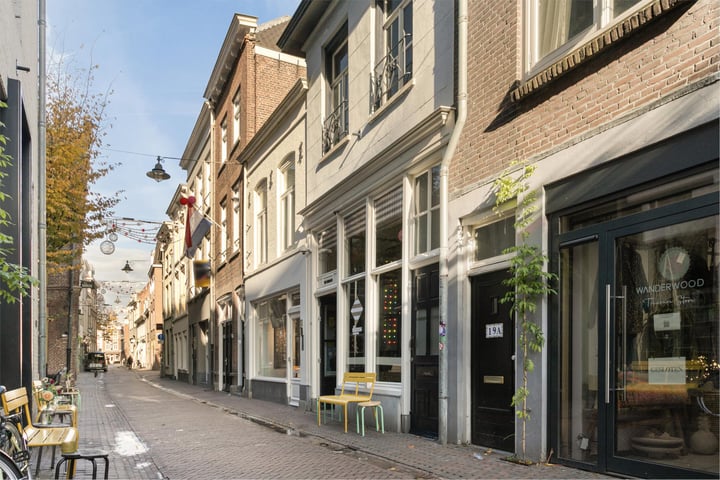 Bekijk foto 1 van Snellestraat 21