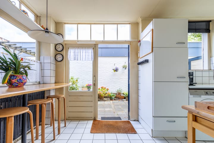 Foto 8 van Leliestraat 9