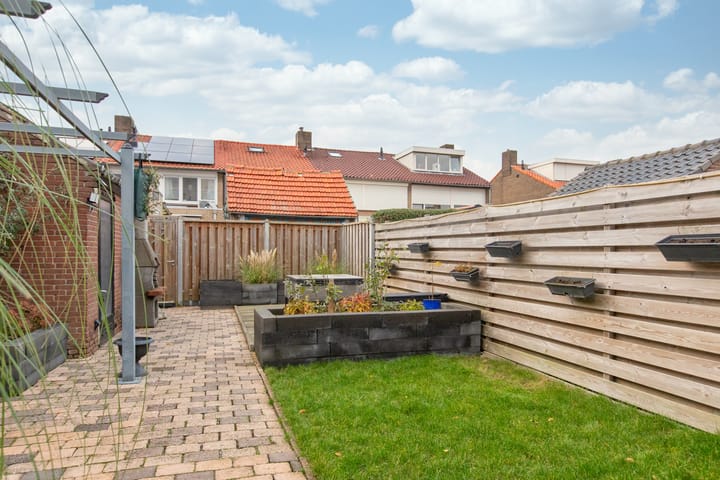 Photo 28 of Graaf Gerardstraat 36