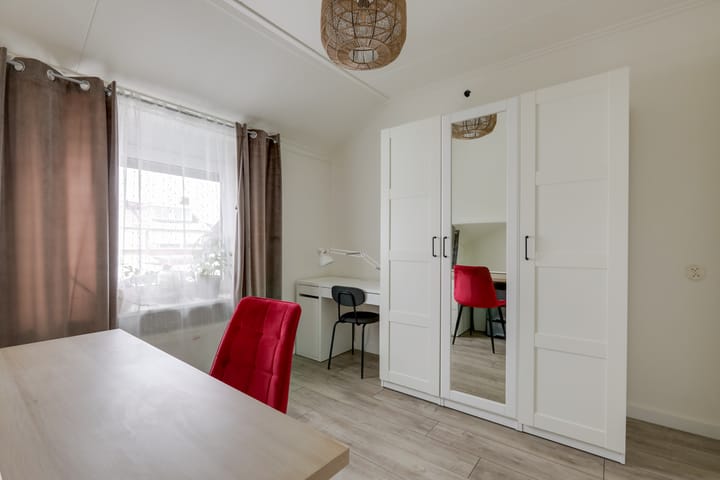 Photo 38 of Graaf Gerardstraat 36