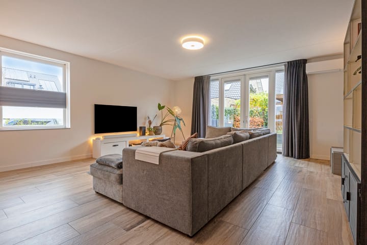 Foto 10 van Oversteek 56