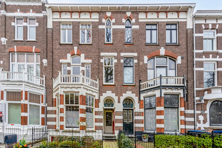 View photo 1 of van Slichtenhorststraat 64