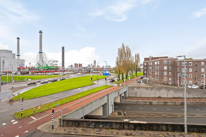 Bekijk foto 18 van Maastunnelplein 22-C