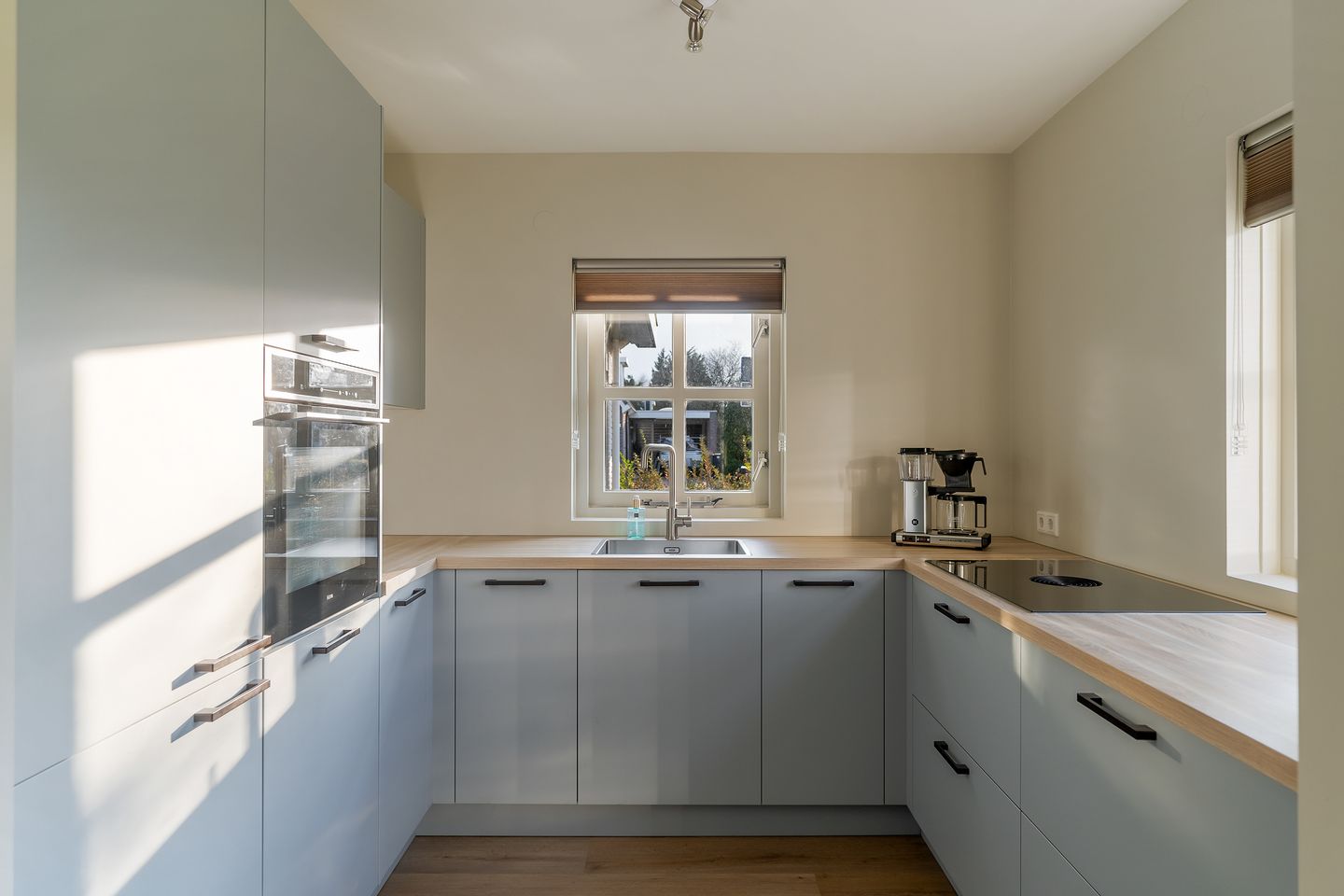 Foto 19 van Strausslaan 1