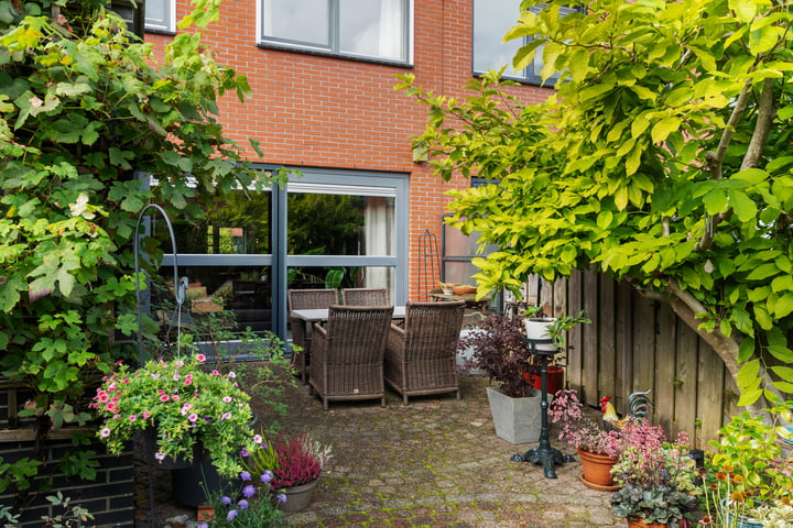 Bekijk foto 35 van Johanna van Duynstraat 8