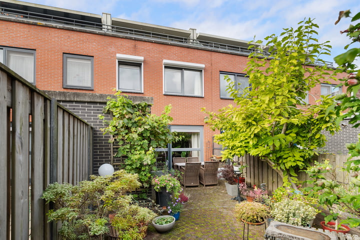 Bekijk foto 37 van Johanna van Duynstraat 8