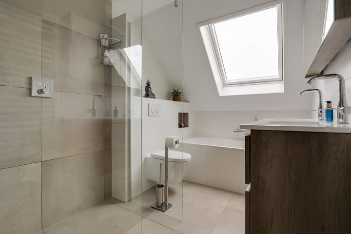 Foto 40 van Middenweg 73