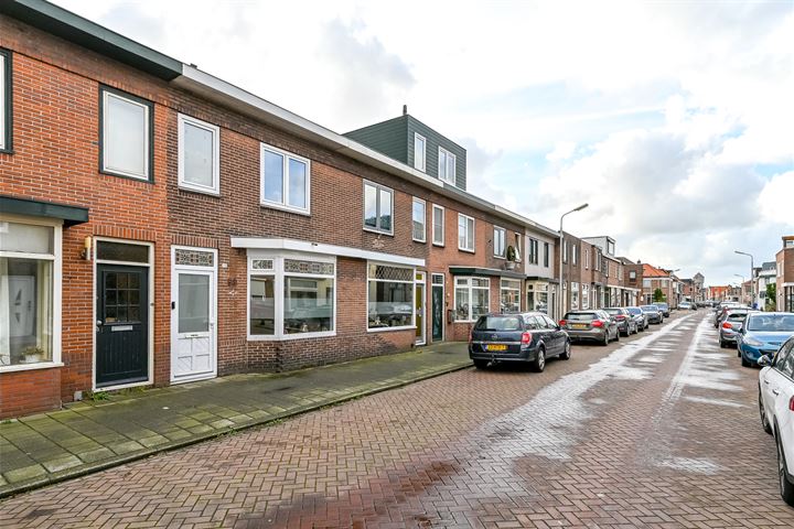 Bekijk foto 29 van De Ruyterstraat 53