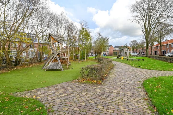 Foto 32 van De Ruyterstraat 53