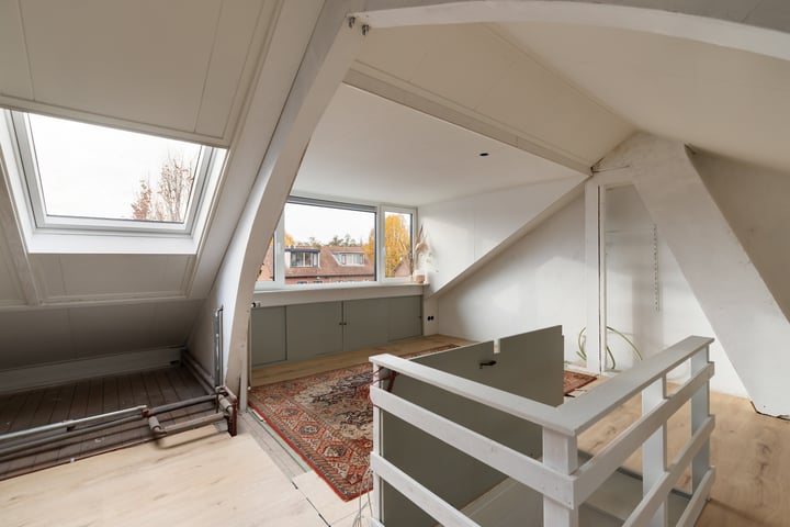 Bekijk foto 42 van Leeuwerikstraat 23