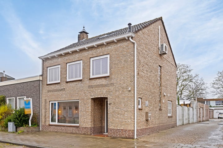 View photo 1 of Grotestraat 47