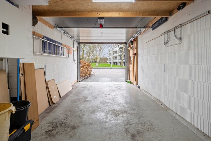 Photo 20 of Duinroosstraat 198