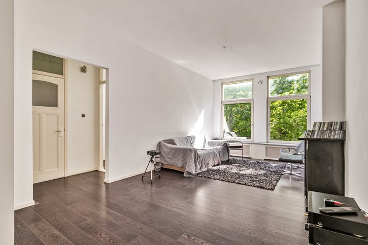 Photo 10 of Mathenesserlaan 415-A