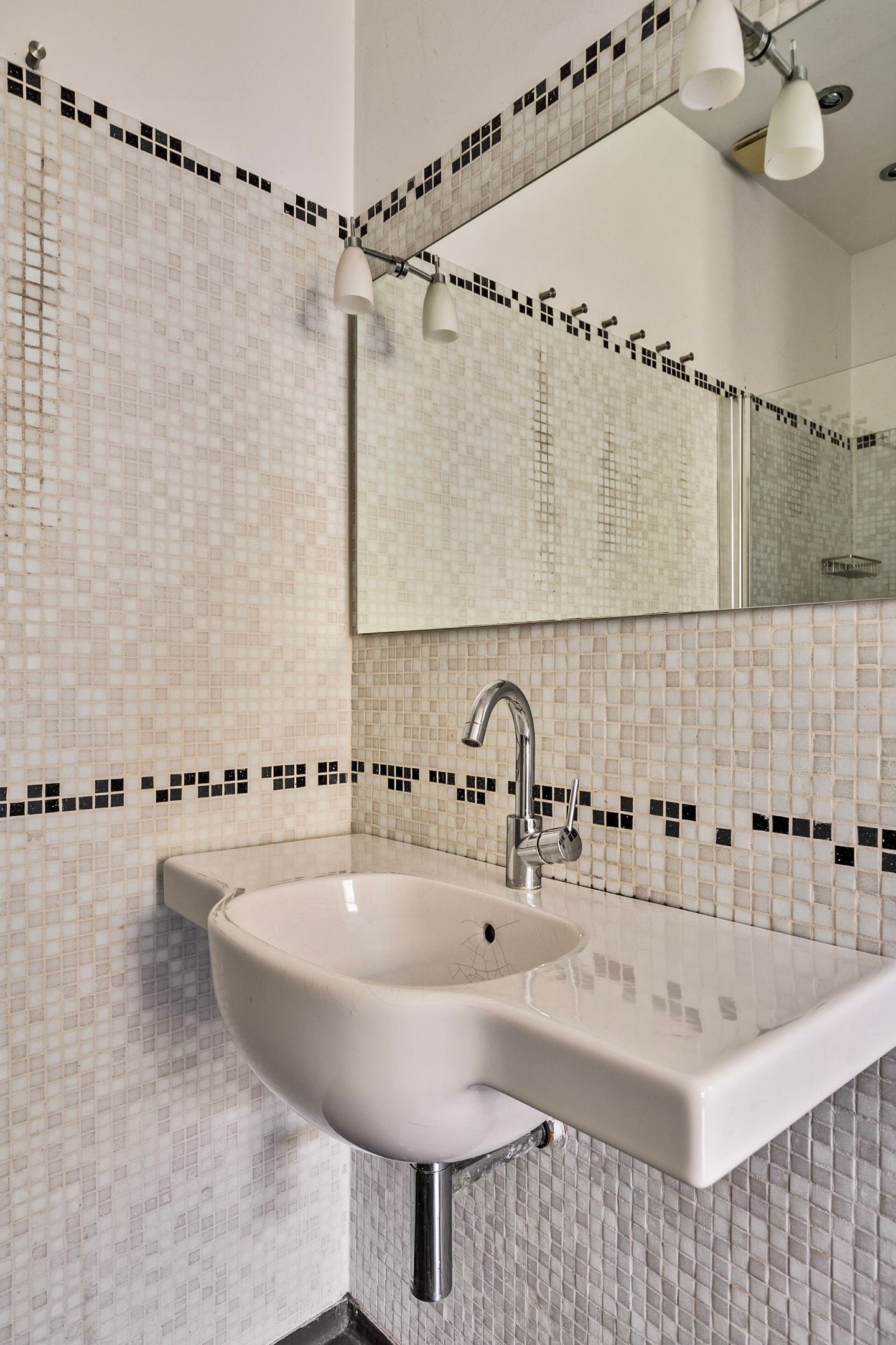 Photo 15 of Mathenesserlaan 415-A