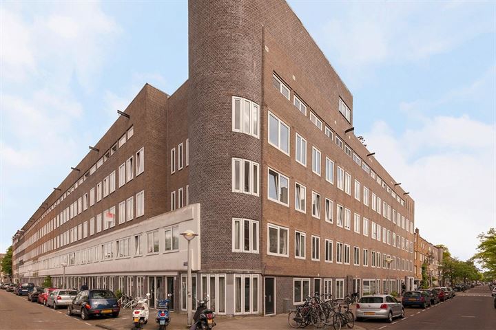 View photo 1 of Vechtstraat 1-D