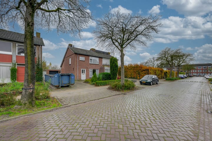 Foto 2 van Tuinstraat 4