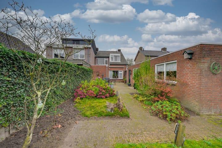 Foto 33 van Tuinstraat 4