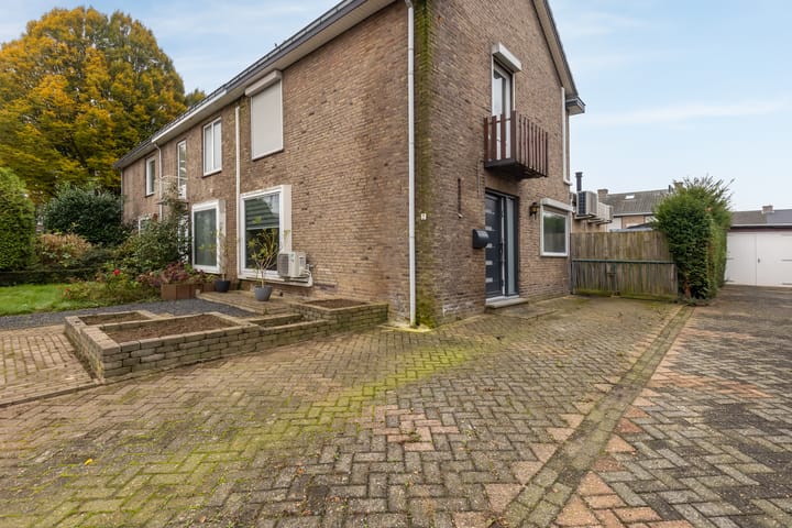 Foto 3 van Van Goghstraat 2