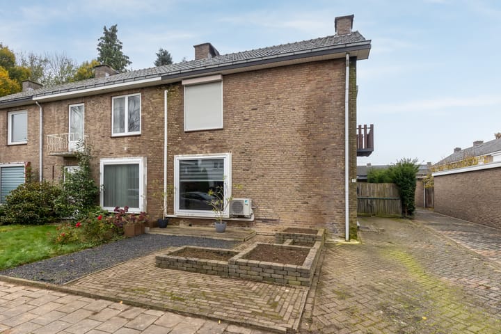 Foto 31 van Van Goghstraat 2