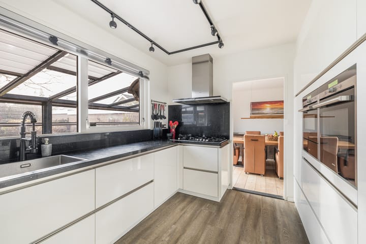 Foto 10 van Margrietweg 23-A