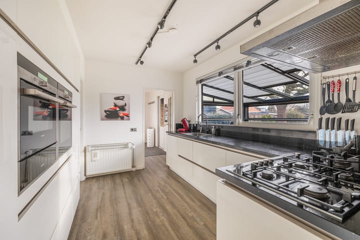 Foto 11 van Margrietweg 23-A