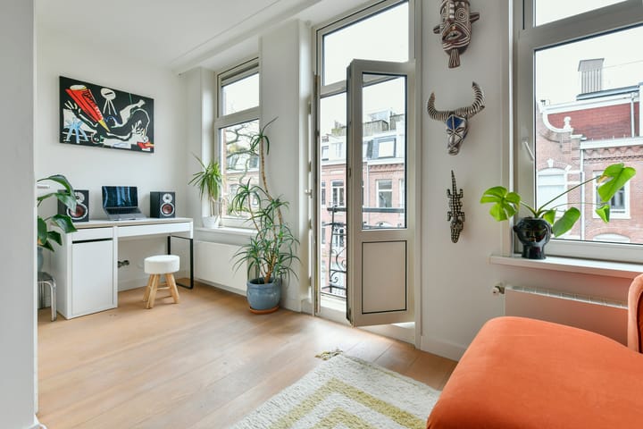 Photo 7 of Wilhelminastraat 52-3