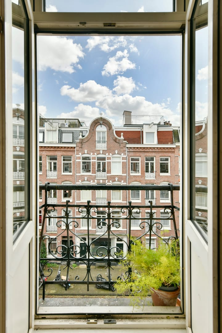 Photo 8 of Wilhelminastraat 52-3