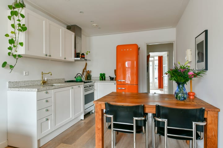 Photo 10 of Wilhelminastraat 52-3