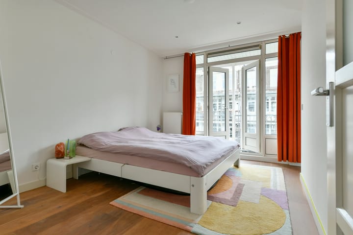 Photo 11 of Wilhelminastraat 52-3