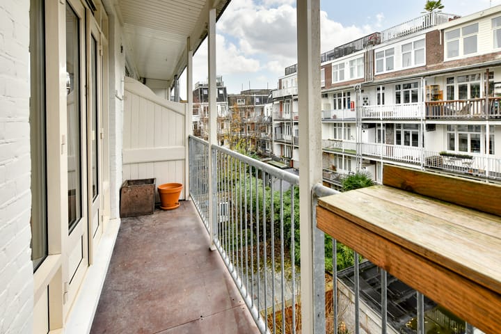 Photo 12 of Wilhelminastraat 52-3