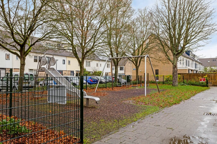 Bekijk foto 39 van IJsbaan 32